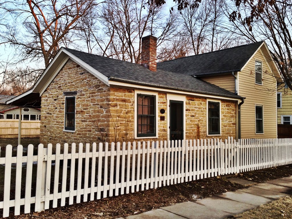 Historic Schindhelm-Drews House - Iowa City, Iowa, Осадж