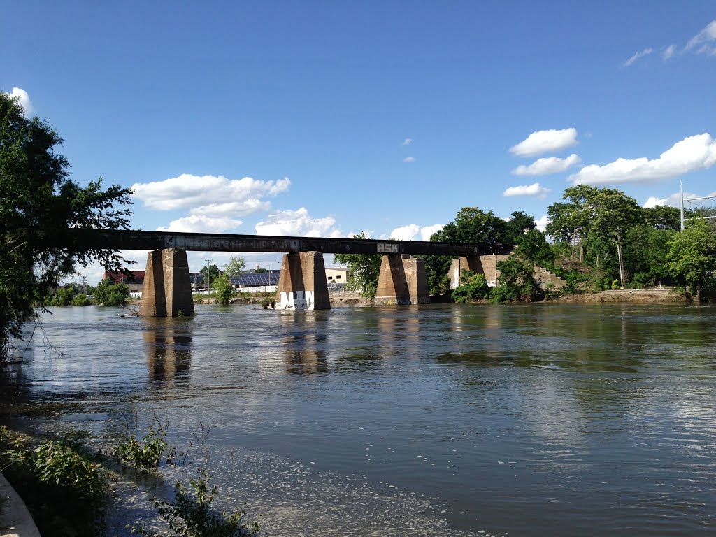 Iowa River Railroad Bridge, Осадж