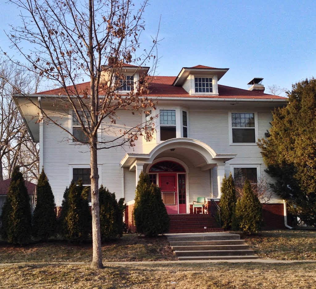 Historic Emma J. Harvat & Mary Stach House - Iowa City, Iowa, Ред-Оак
