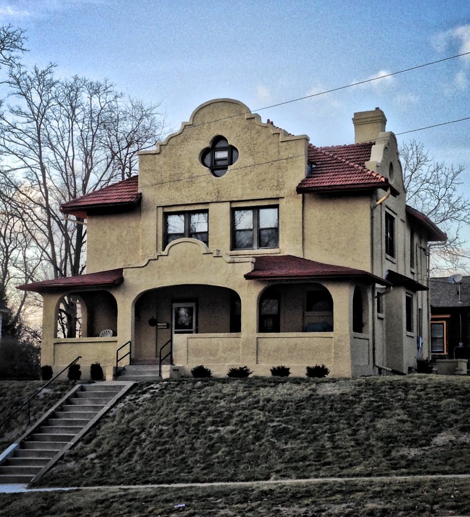 Historic Arthur Hillyer Ford House - Iowa City, Iowa, Ред-Оак