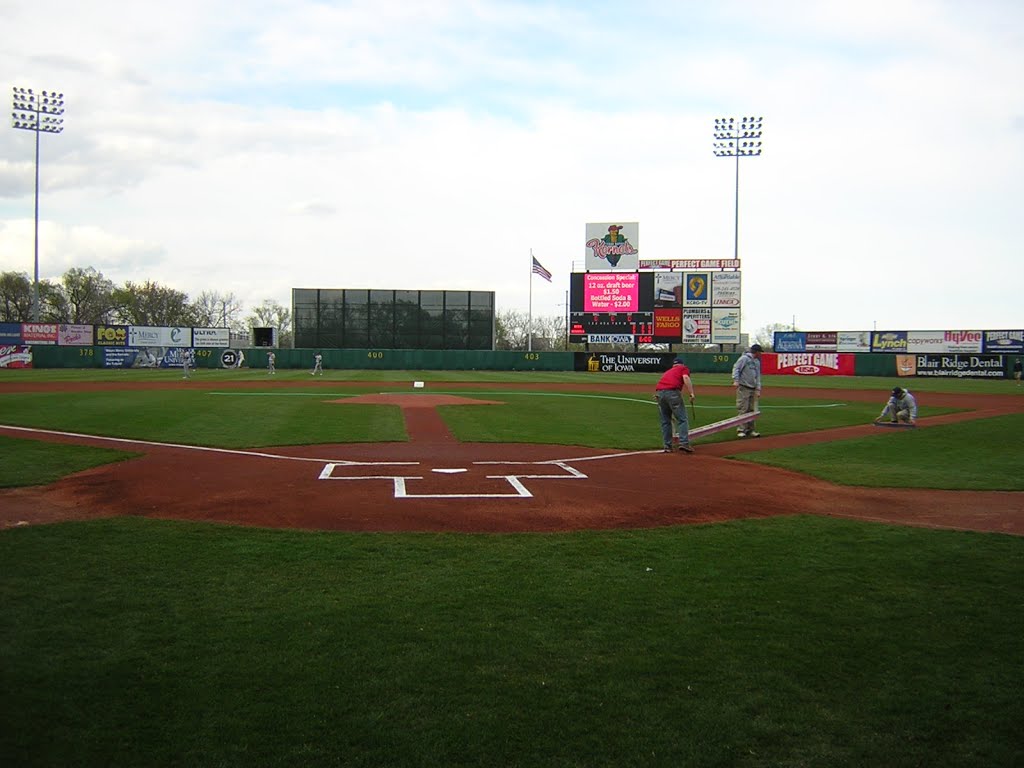 Cedar Rapids Kernels - Perfect Game Field at Veterans Memorial Stadium, Седар-Рапидс