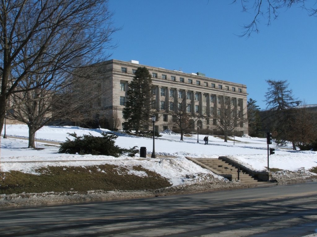MacLean Building (on the Pentacrest) in Winter 2008, Iowa City, IA, Седар-Фоллс