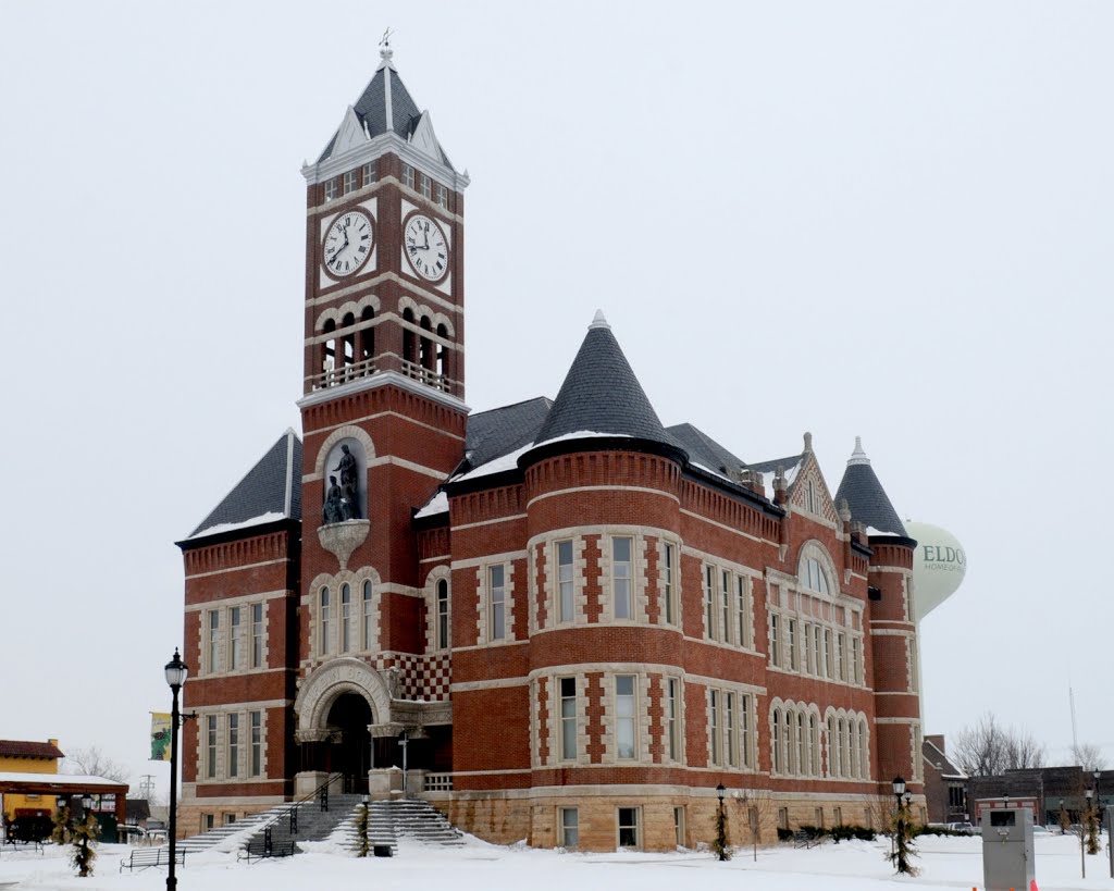 Hardin Co. Courthouse (1892) Eldora IA 3-2014, Элдора