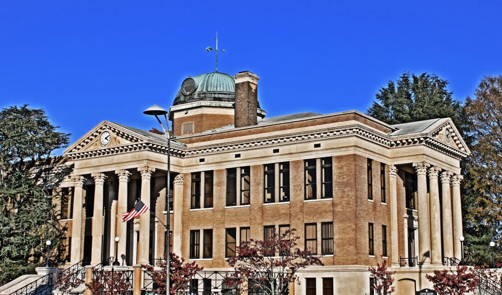 Limestone County Courthouse - Built 1919 - Athens, AL, Атенс
