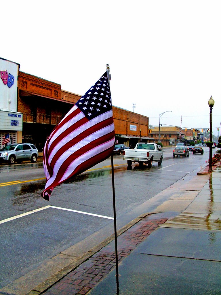 Old Glory flying in Atmore, Атмор