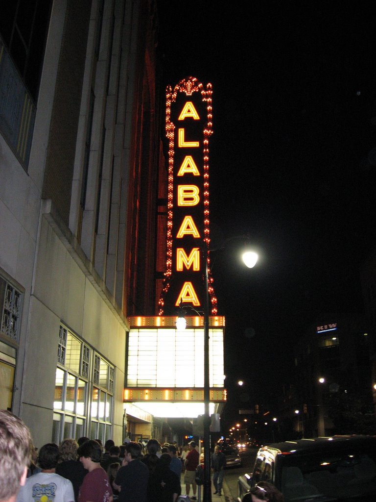 Alabama Theater at night, Бирмингам