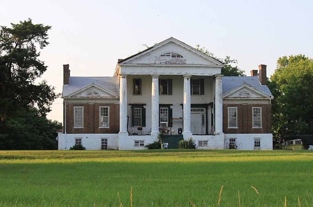 Saunders-Hall-Goode Mansion - Built 1830, Бриллиант