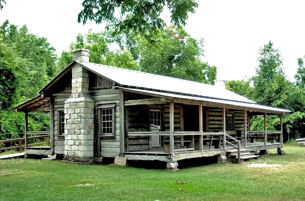 Mathews Log Cabin at the Clarke County Museum in Grove Hill, AL, Гров Хилл