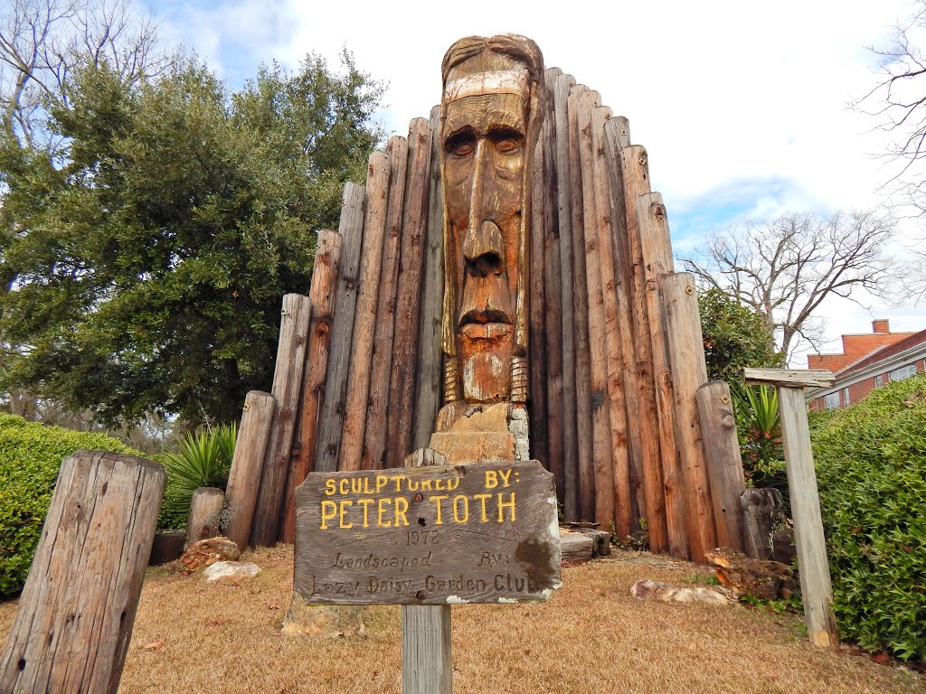Peter Toth Indian Head statue, Дотан