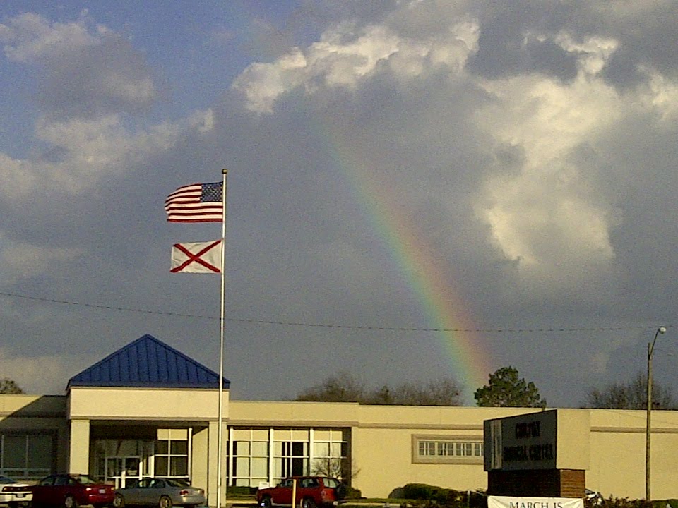 Rainbow during a tornado outbreak in Alabama, Клантон