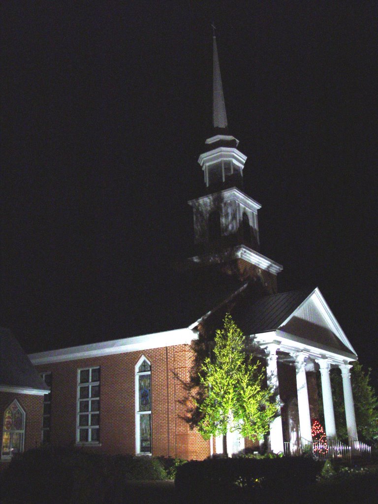 1st methodist church at night, De Funiak Springs, Florida (12-29-2006), Коттонвуд
