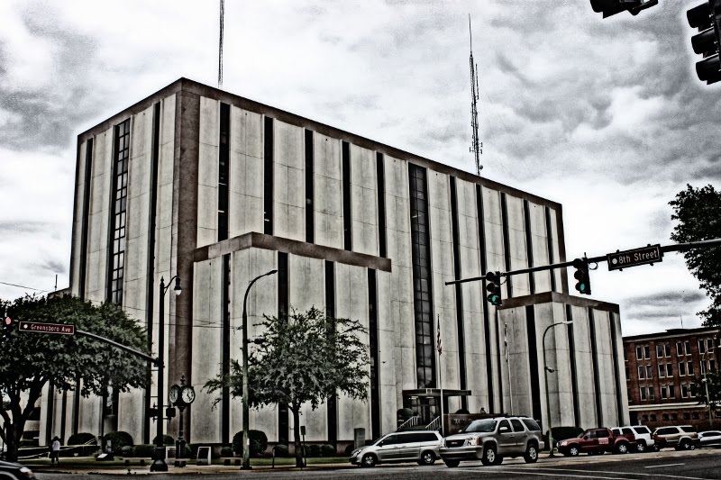 Tuscaloosa County Courthouse - Built 1964 - Tuscaloosa, AL, Нортпорт