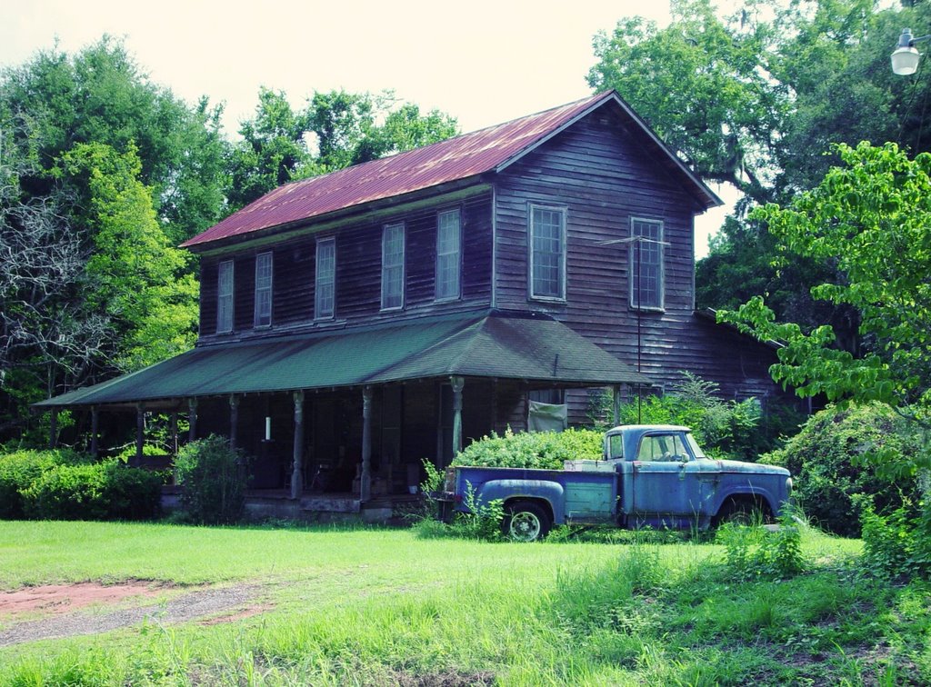 old tobacco farmhouse, north of Quincy, Florida (8-6-2006), Ньювилл
