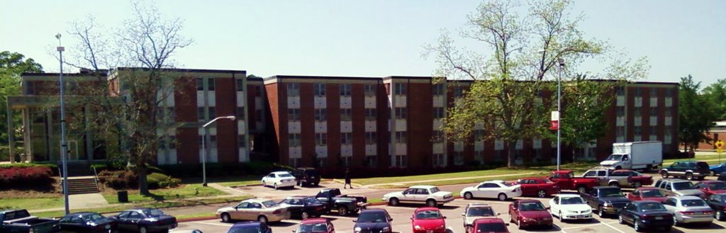 Alumni Hall (B-Wing), Трой