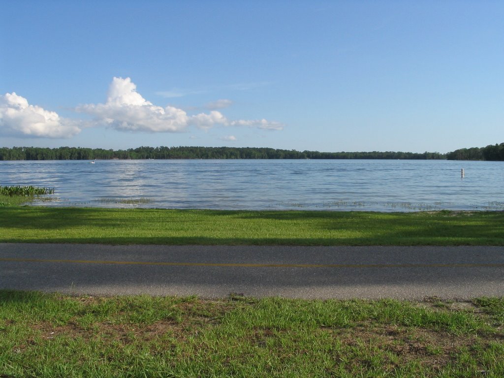 Lake Jackson, Флорала