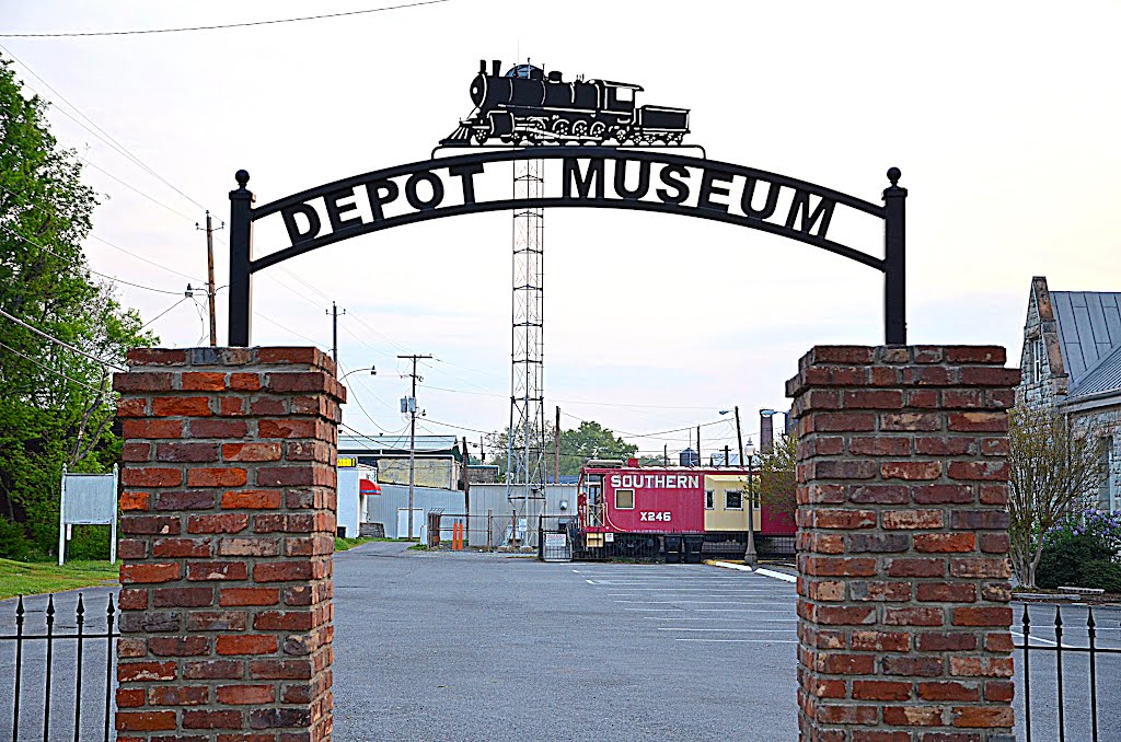 Depot Museum Entrance, Форт-Пэйн