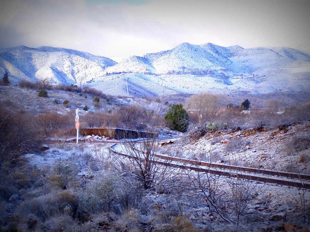 Wintery Mingus at seen from Verde Canyon Railroad Depot, Кларкдейл