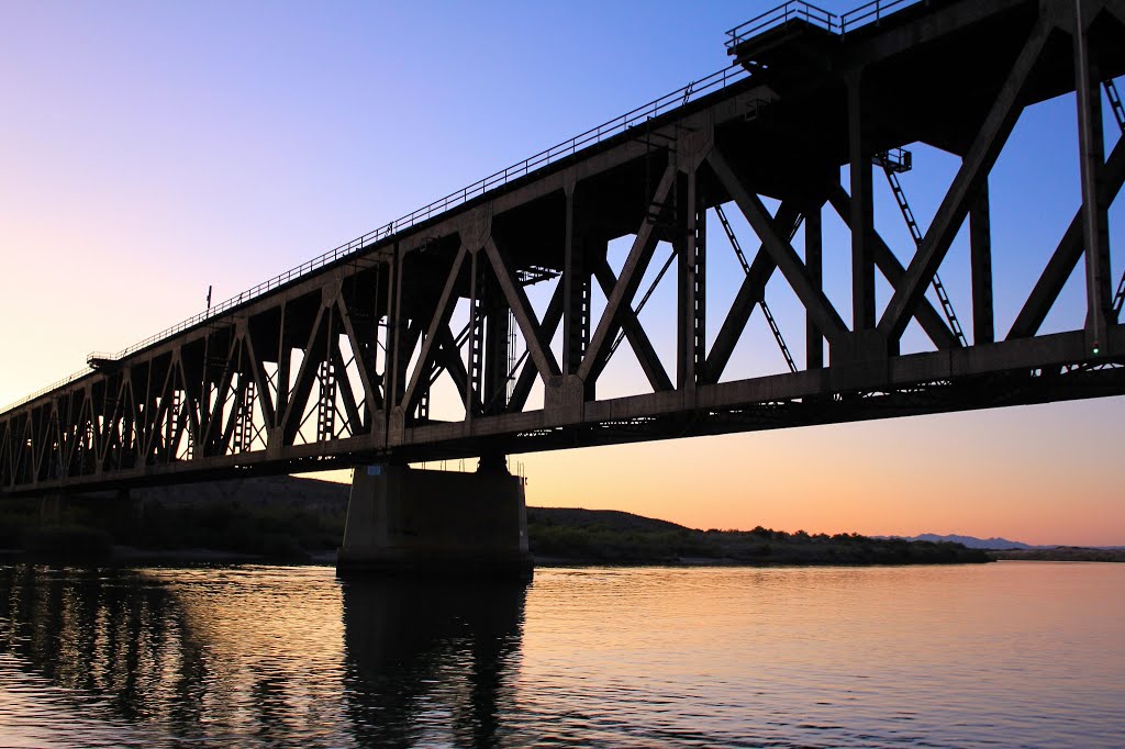 Bridge at Sunset, Паркер
