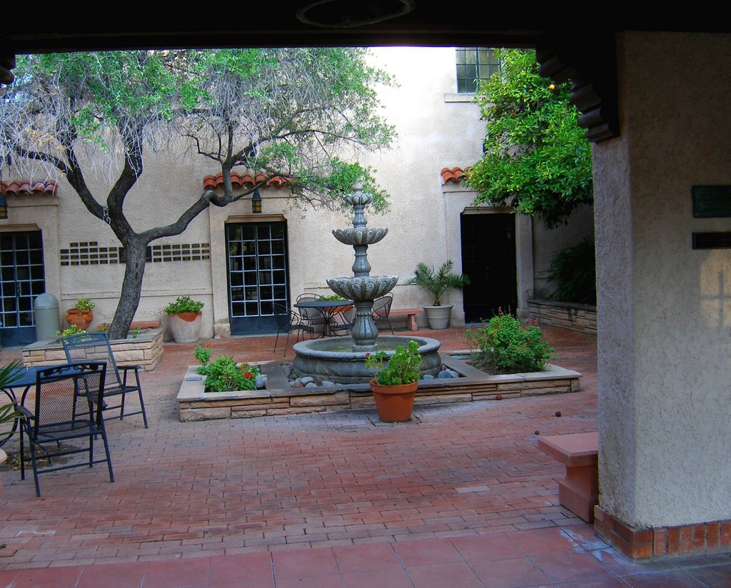 Small courtyard, Тусон