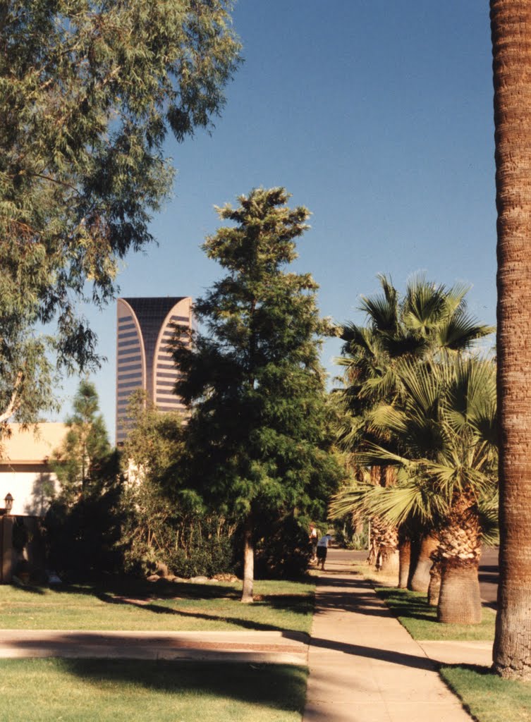 Viad Tower, Phoenix, AZ  Oct. 1998©Pat Hathaway - caviews.com, Финикс