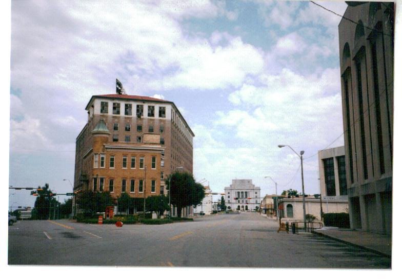 Stateline Avenue, Texarkana, Texas-Arkansas, Бакнер