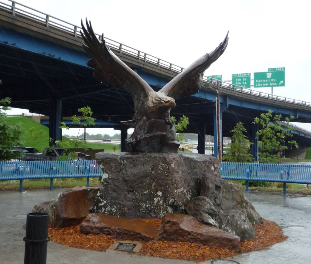 Large Eagle Statue, downtown Little Rock, Arkansas., Литтл-Рок