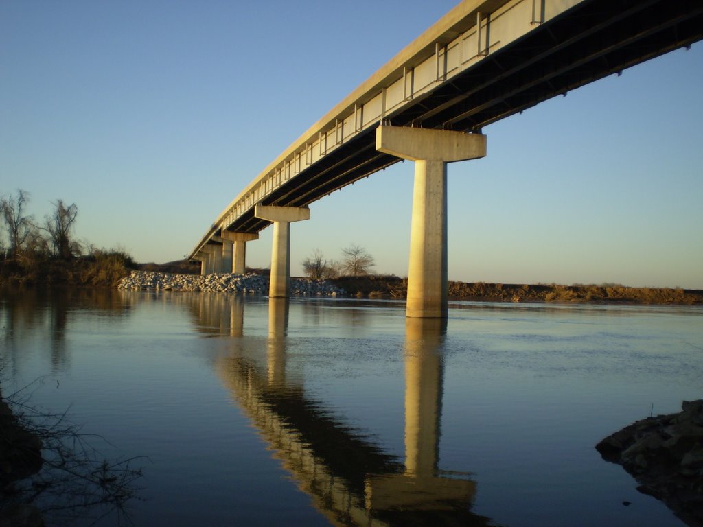 Bridge Over White River on Hwy. 122, Oil Trough Access, Магнесс
