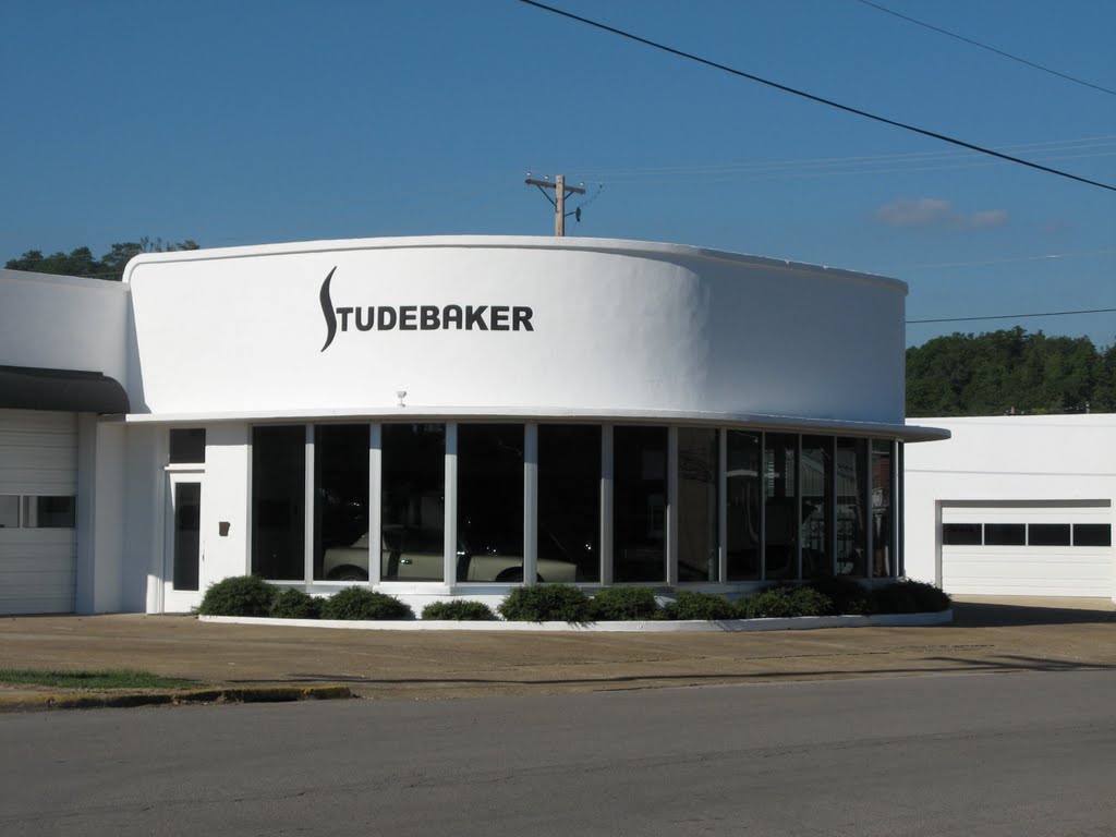 Studebaker showroom designed by Frank Lloyd Wright, Mena, Oklahoma, Мена
