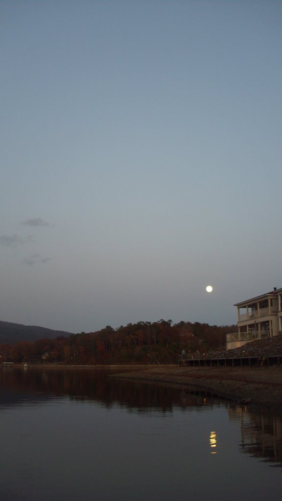 Moon Over Lake Hamilton, Прескотт