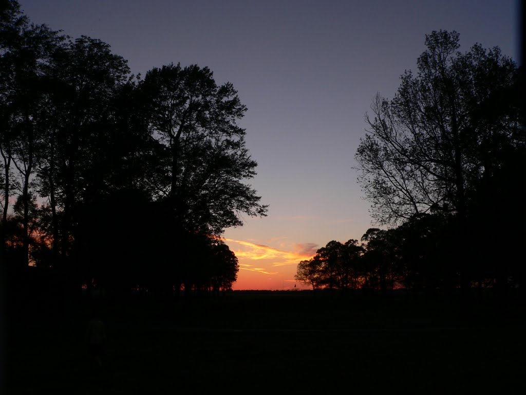 Sunset at Chenault Park, Monroe, LA, Смаковер