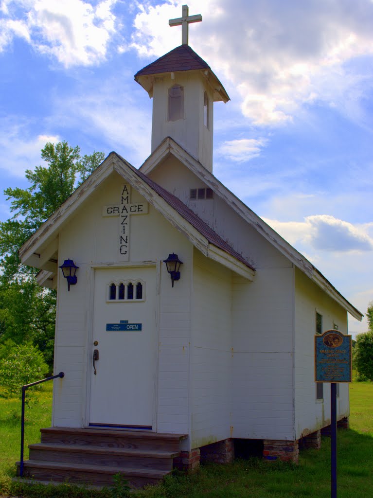 Amazing Grace Chapel, Хоппер