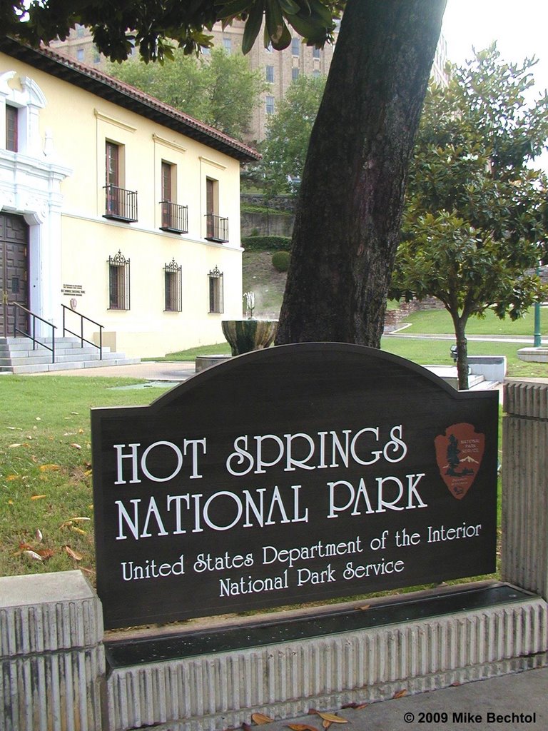 Hot Springs NP Admin Bldg & Spring, Хот-Спрингс