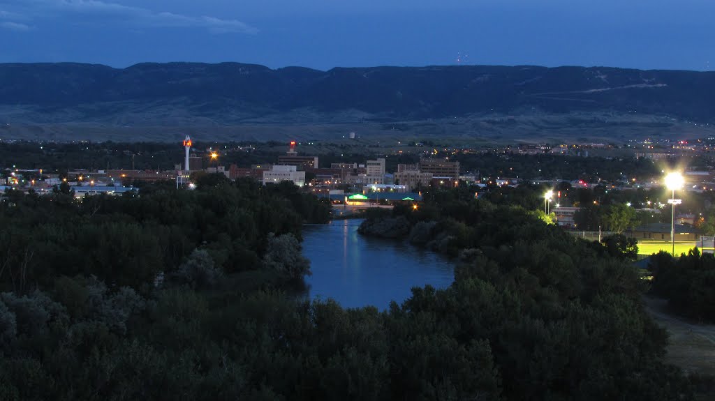 Early evening shot, viewing southerly toward  the North Platte River and downtown Casper, Wyoming., Каспер