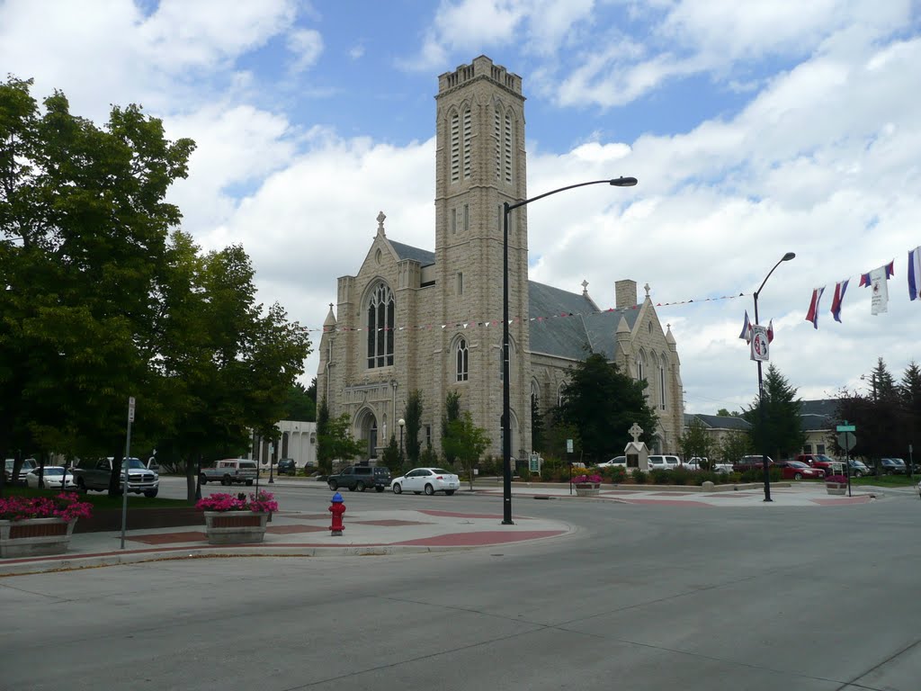 Viewing north-north-easterly at St. Marys Cathedral from the intersection of 21st St. and Capitol Ave., Cheyenne, Wyoming, Шайенн