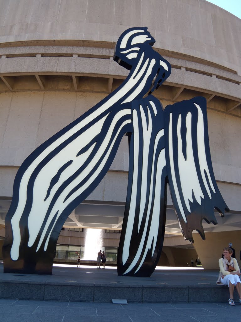 Washington, D.C. - Hirshhorn Sculpture Garden of Modern Art - Sneaking up on a Brushstroke by Roy Lichtenstein, Алдервуд-Манор