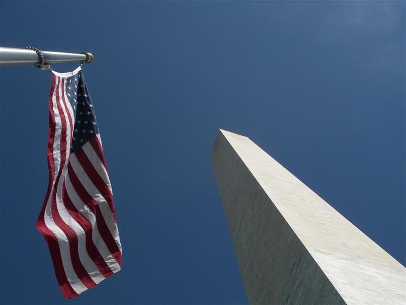 Washington Monument with Stars & Stripes, Беллевуэ