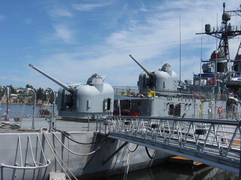 Gun Turrets on USS Turner Joy in Bremerton, Бремертон