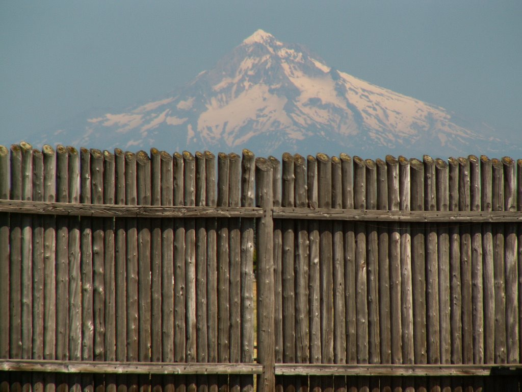 Fort Vancouver Palisade and Mt. Hood, Ванкувер