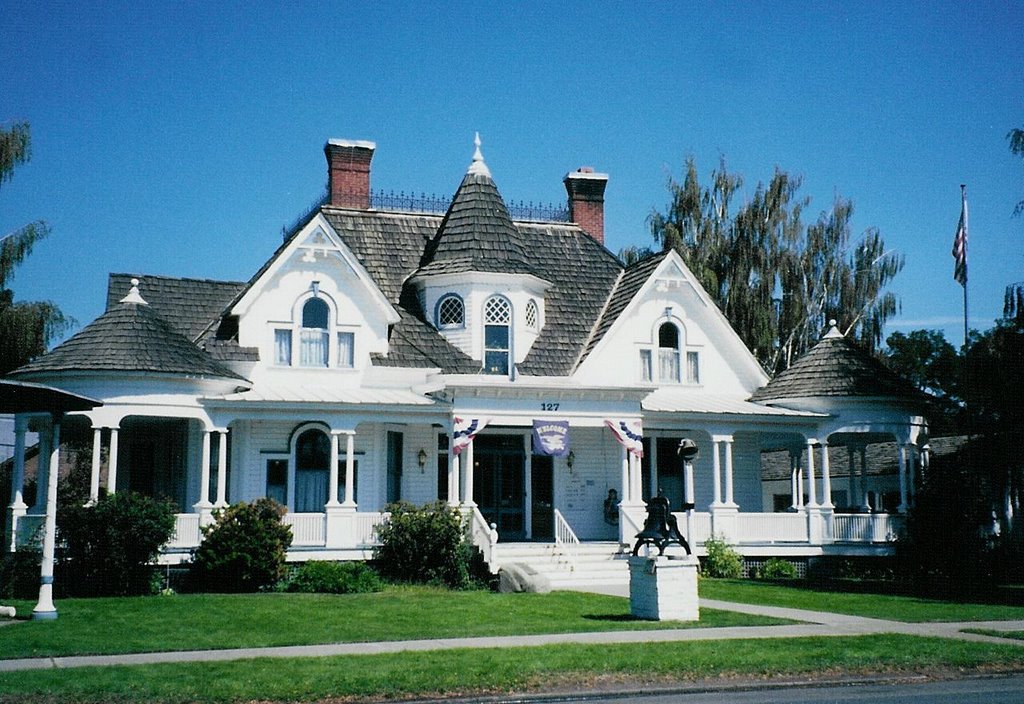 Klickitat County Museum at Presby House, Goldendale Washington, Голдендейл