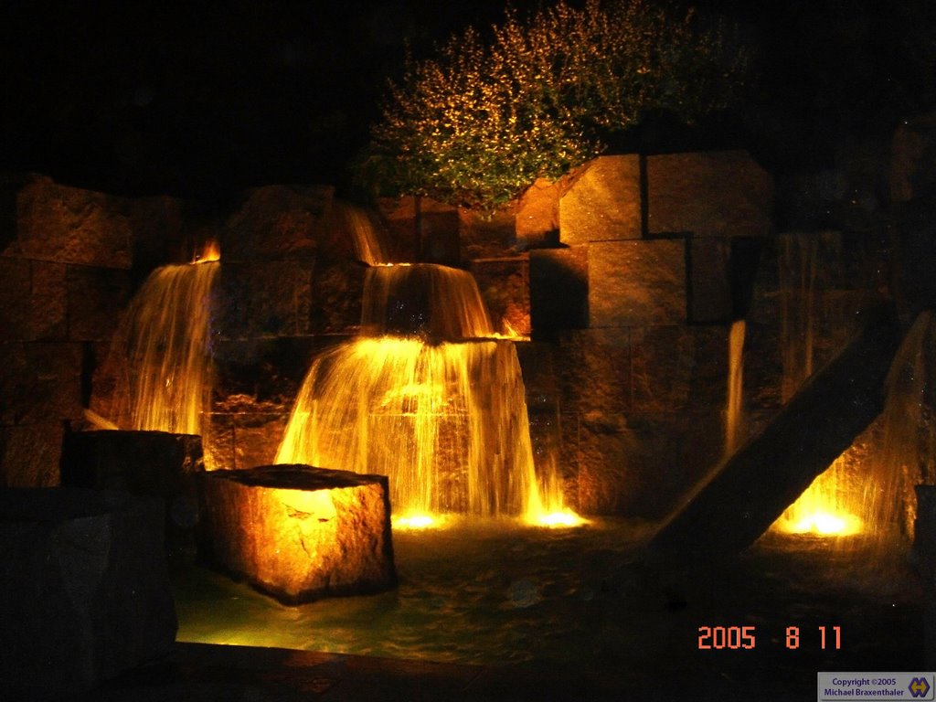 FDR Memorial by Night, Ист-Венатчи-Бенч