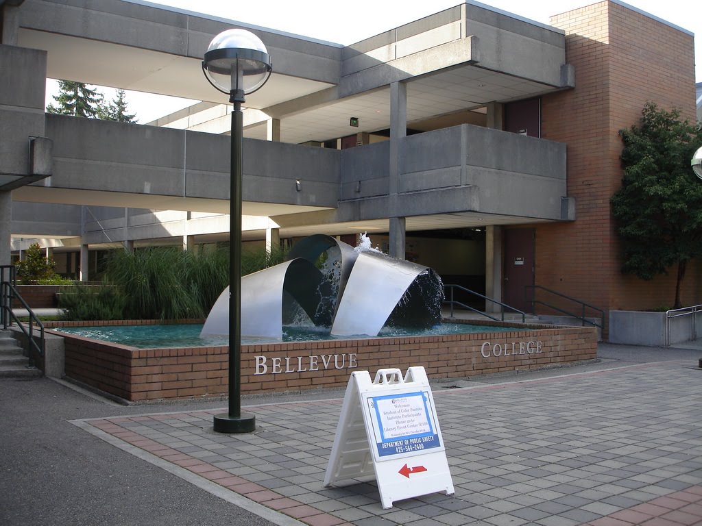 Bellevue Community College, WA, Истгейт