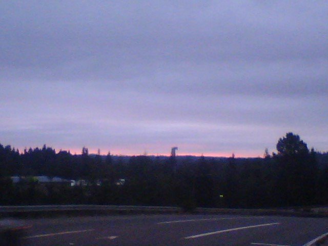 A nice view of the sunset waiting at the bus stop along I-405 and 160th (taken with a cell phone), Кингсгейт