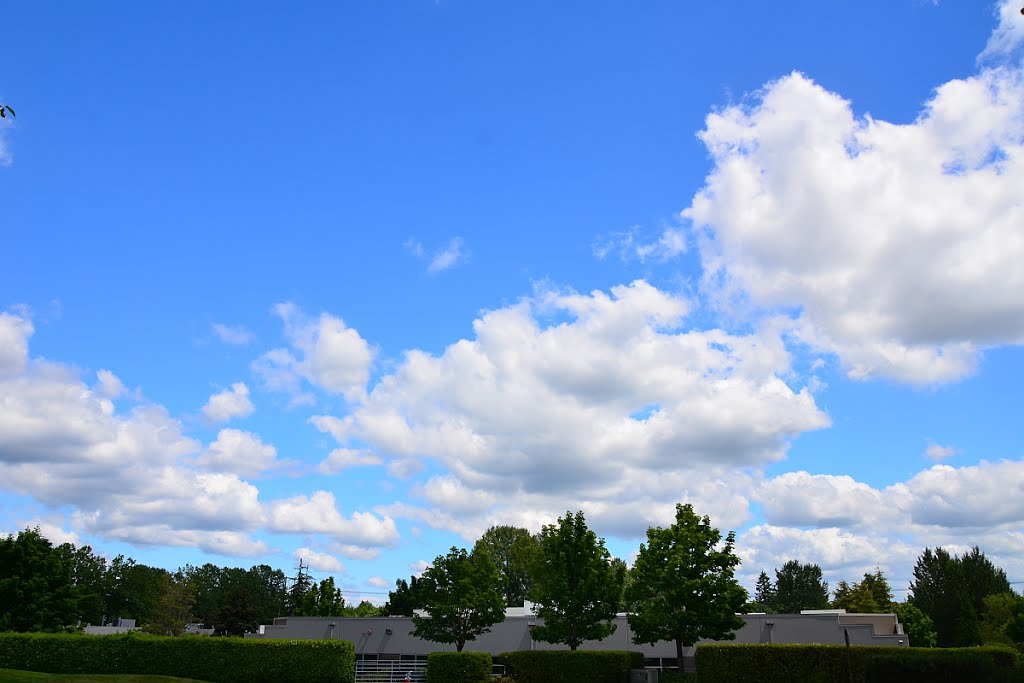 Spring cloud over Redmond, WA, Кингсгейт
