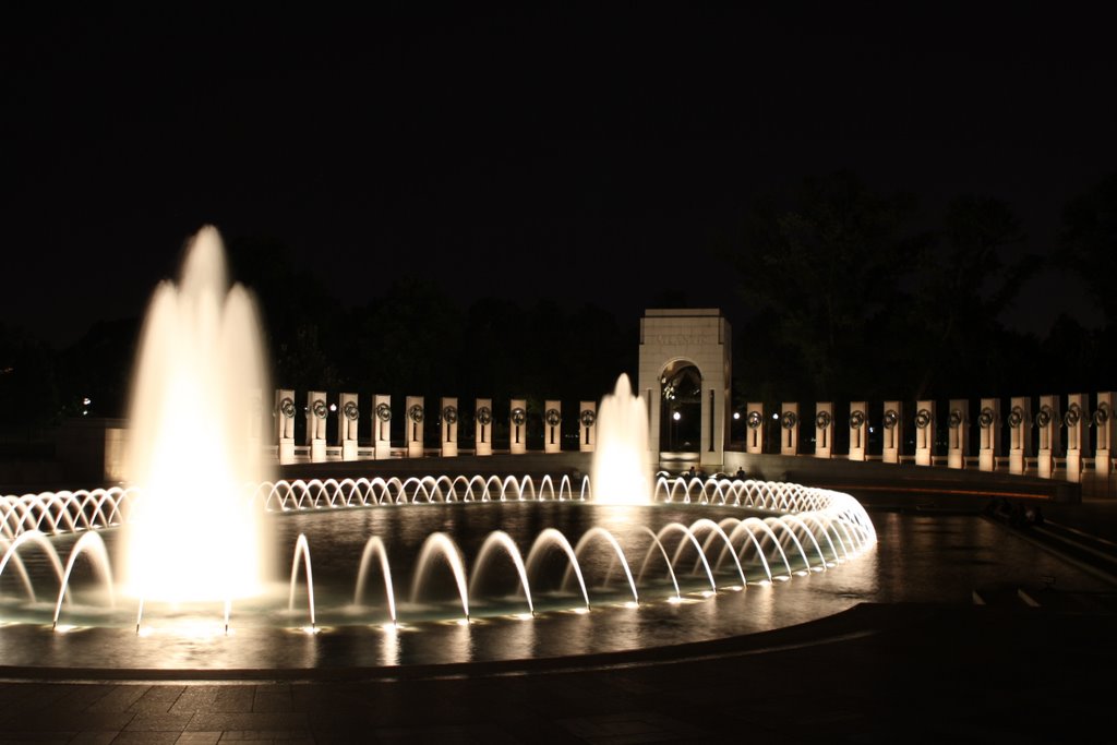 Fountain, Looking toward the Atlantic Theater Entrance, World War II Memorial, Washington D.C., Кли-Элам