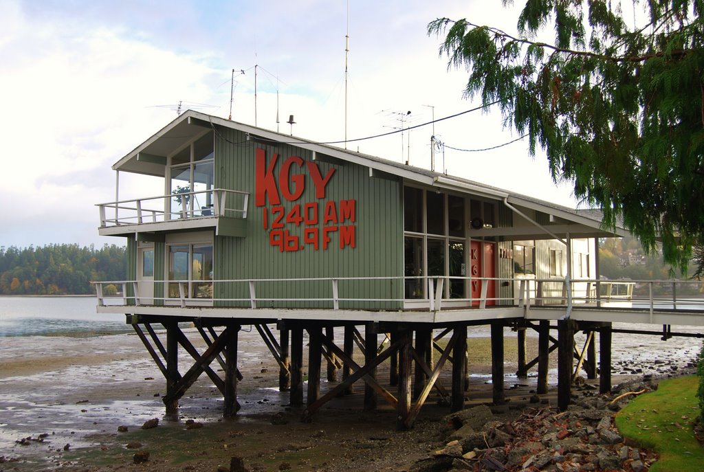 KGY radio station on Budd Bay, Olympia waterfront, Олимпия