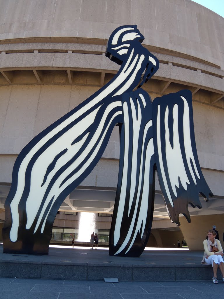 Washington, D.C. - Hirshhorn Sculpture Garden of Modern Art - Sneaking up on a Brushstroke by Roy Lichtenstein, Паркланд