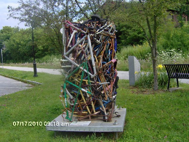 Bike Parts Statue Across from Hunger Mountain Co-Op Montpelier, VT, Ривертон