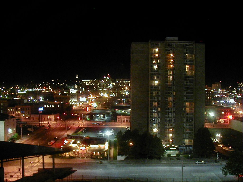 Night shot of Spokane from the 12th floor of the Double Tree Hotel, Спокан