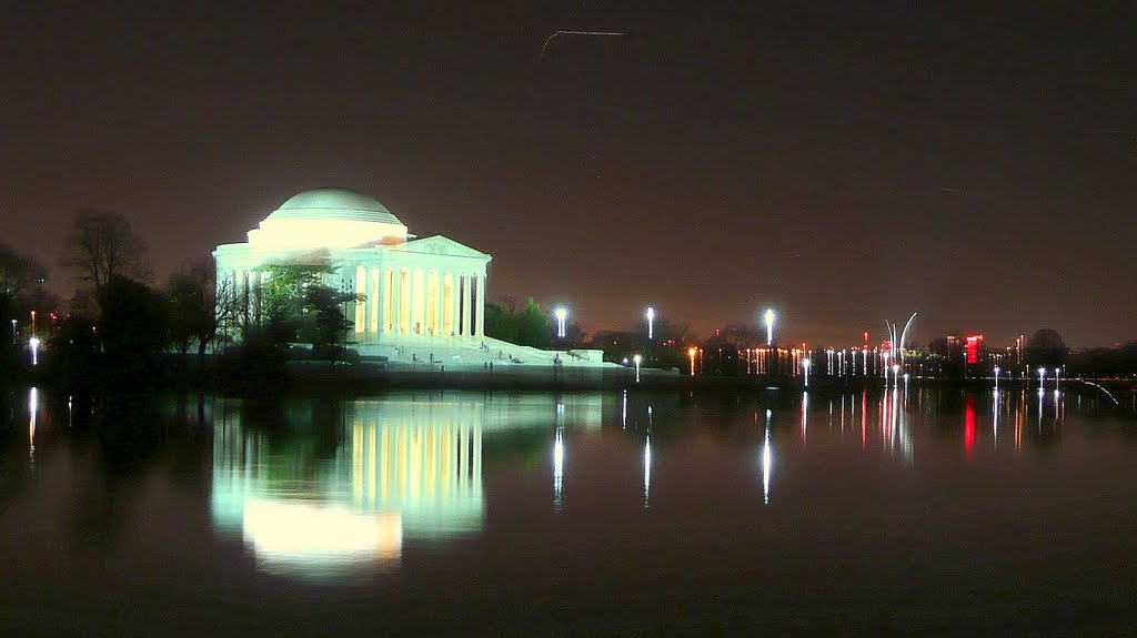 Jefferson memorial: mint in dark, Томпсон-Плэйс