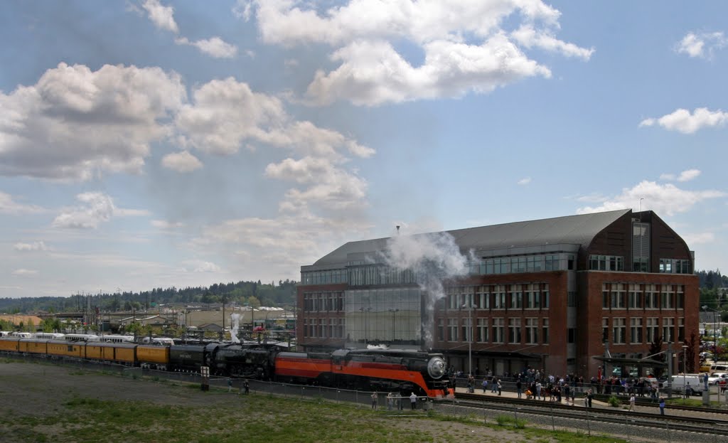 SP 4449 and UP 844 at Everett, WA train station, May 2007, Эверетт